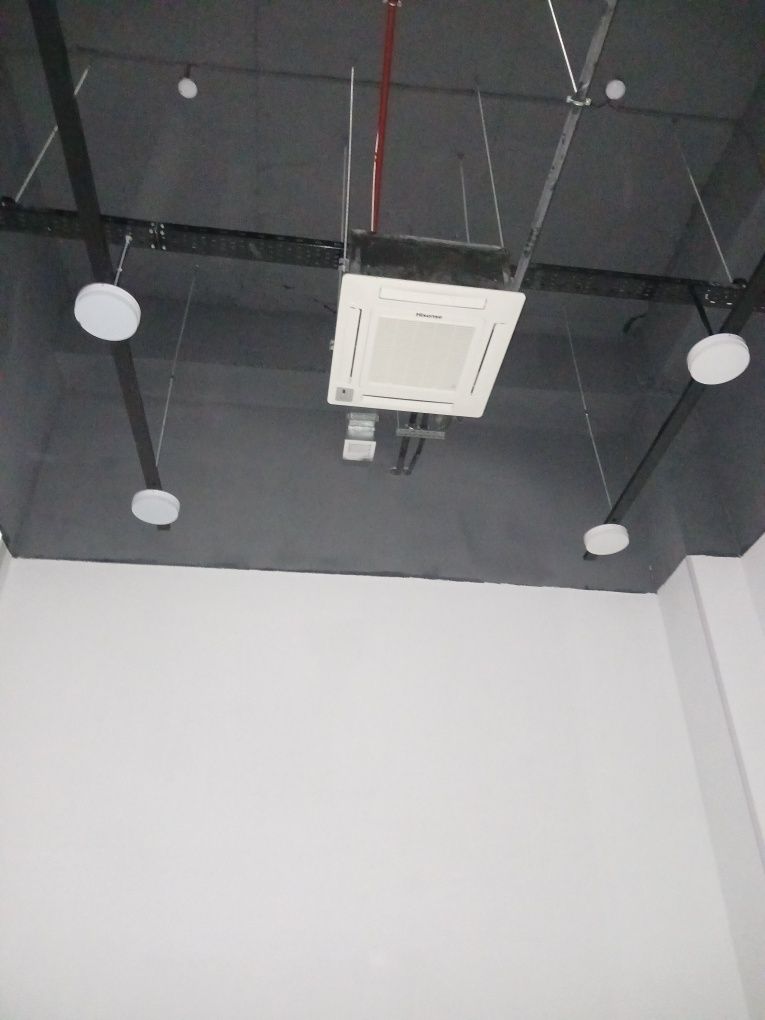 Sdayotsa v arendu butik  xolodnaya vada yest .100 000 sŏm