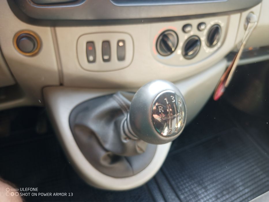 Opel Vivaro , Renault Trafic