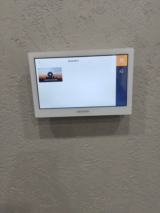 Hikvision монитор