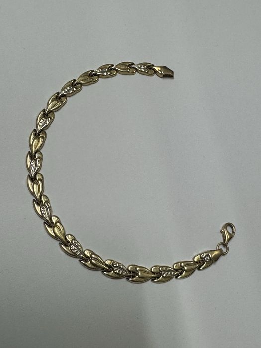 златна дамска гривна 5.6гр 14к 585