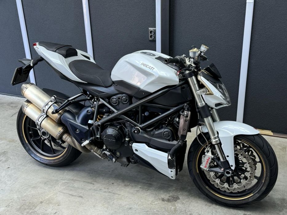 Ducati sttreetfighter