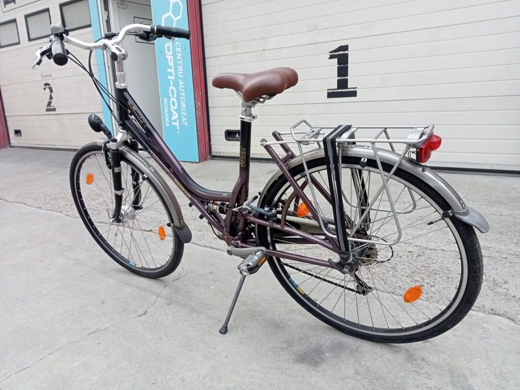Vând bicicleta din aluminiu pentru damă