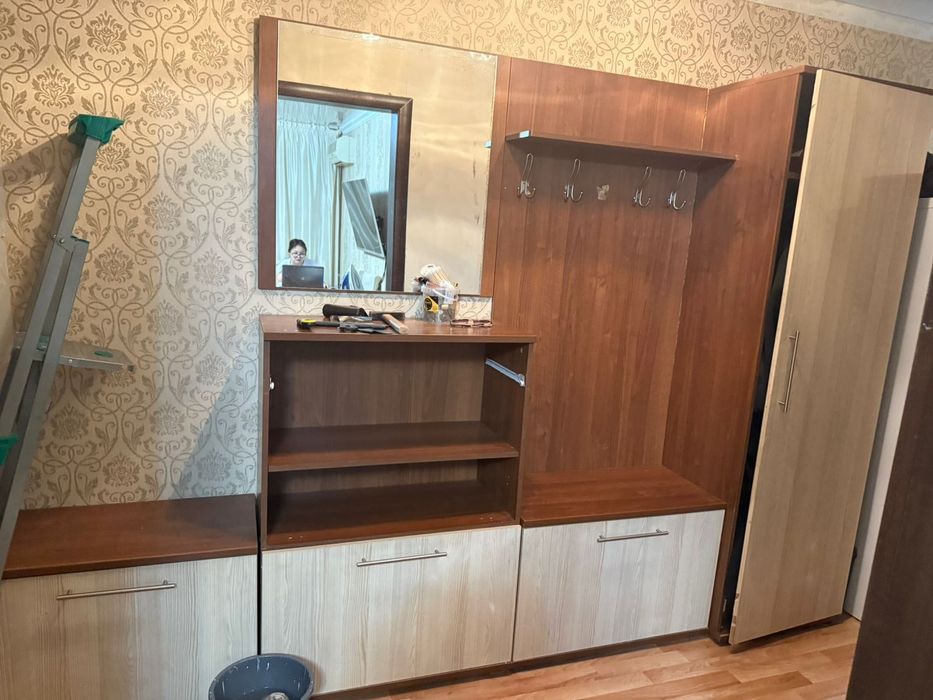 Продам прихожую в комплекте