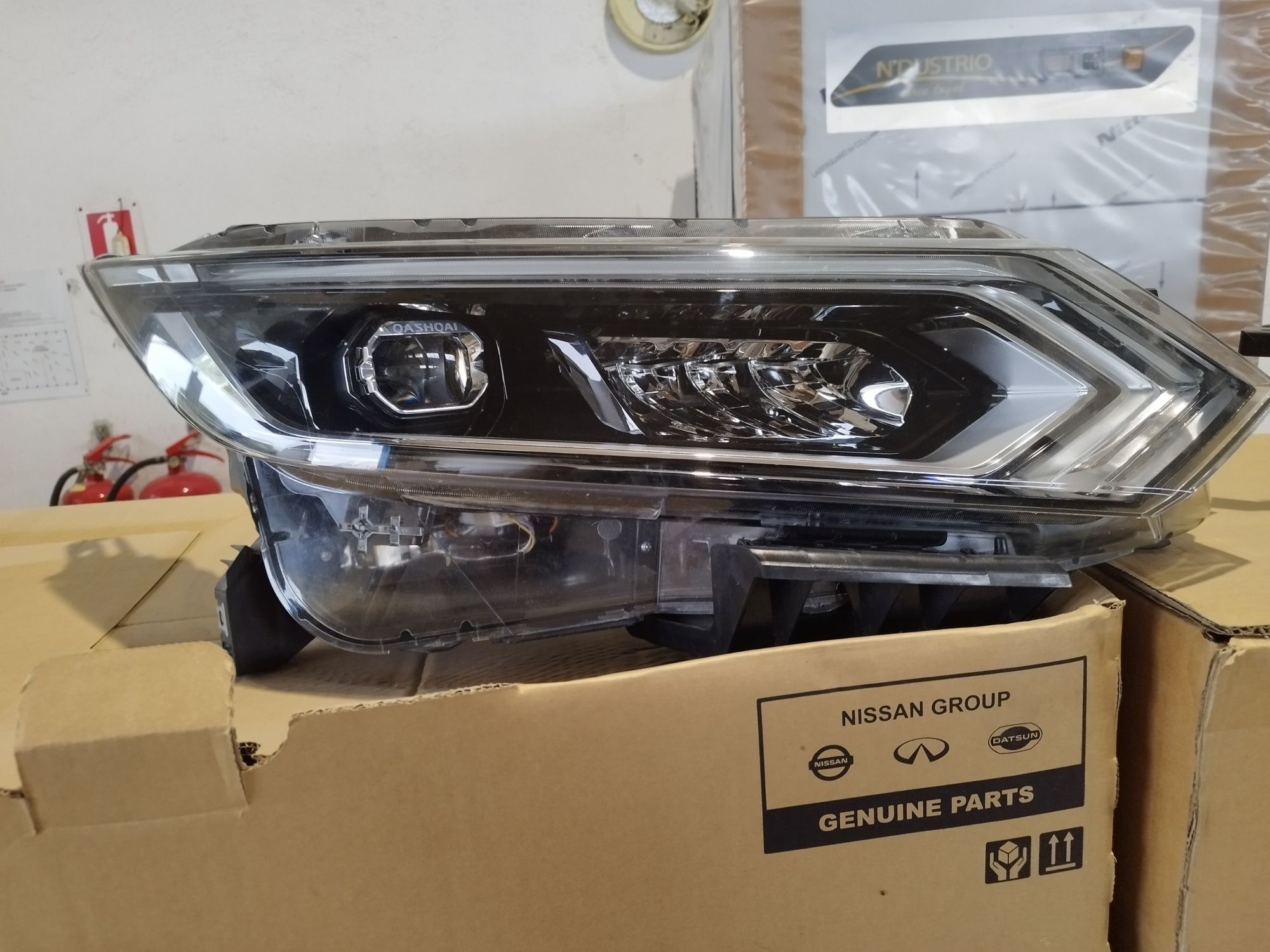 Оригинални лед фарове nissan qashqai j11 tekna