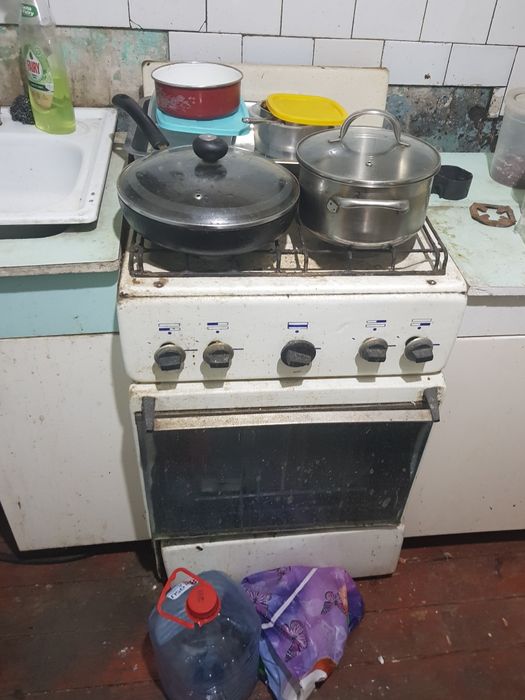 Плита шкаф баллон полки