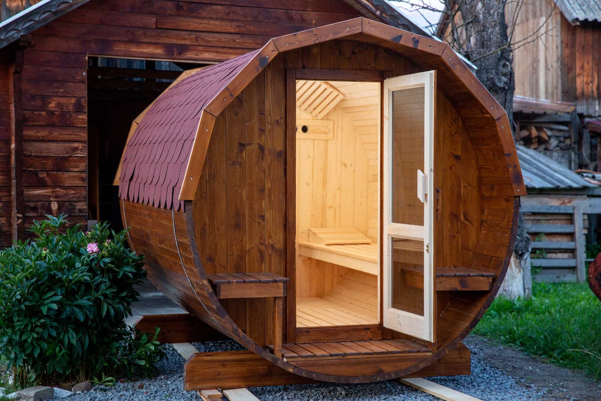 Sauna tip butoi exterior din lemn