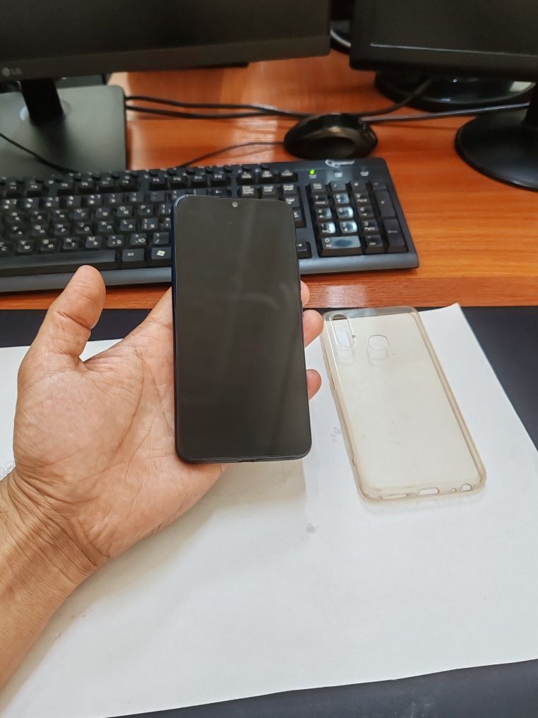 Vivo Y17 8/256gb(2024)ideal ochilmagan usta kurmagan aybi yuq