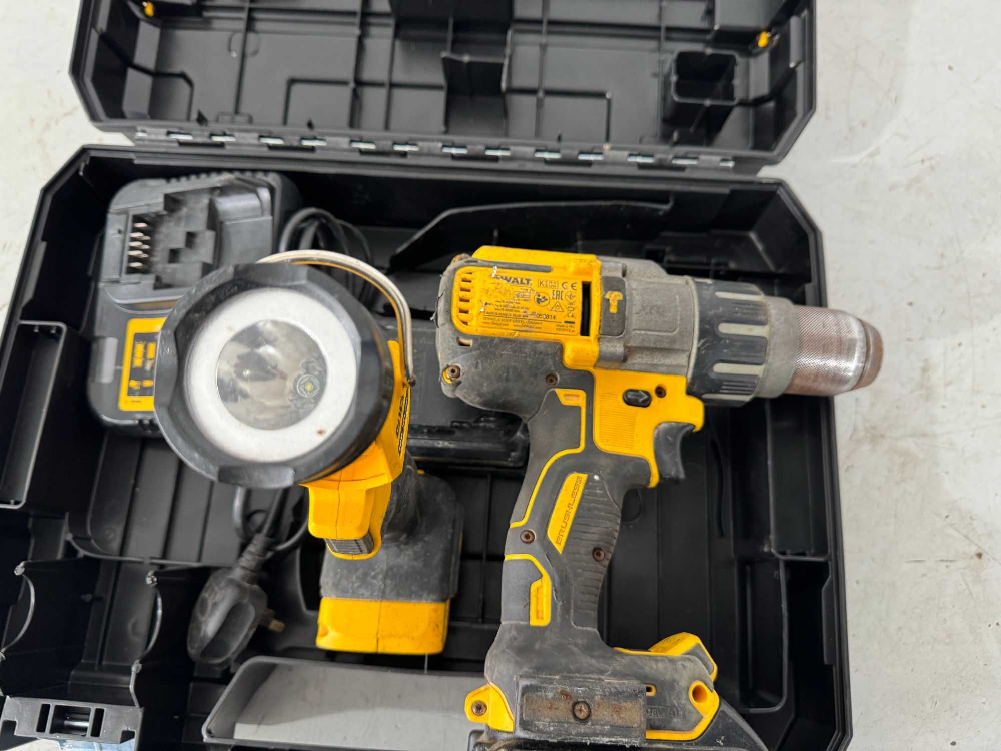 Винтоверт - Dewalt 18 V Brushless