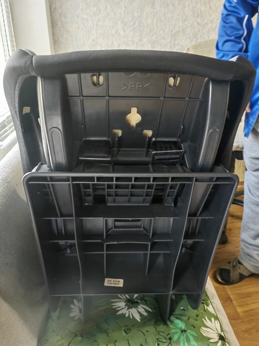 Детско столче за лек автомобил ново