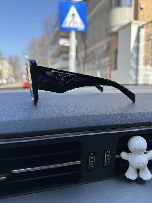 Ochelari Prada model PR14ZS 1AB09S