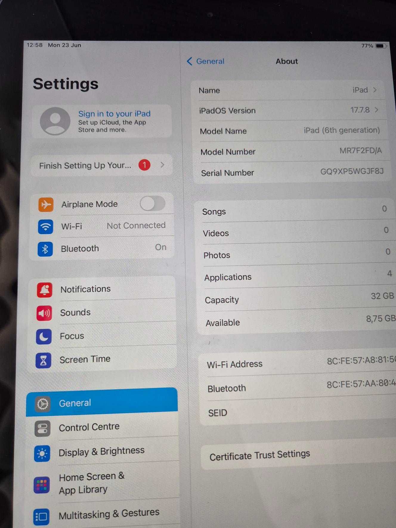 Като нов - iPad 6 9.7" (A1893) 32GB Wi-Fi Space Gray