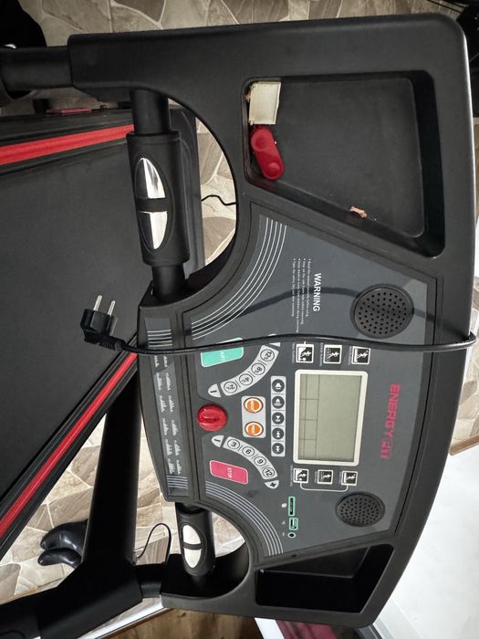 Vând bandă de alergat + bancă fitness – stare excelentă!