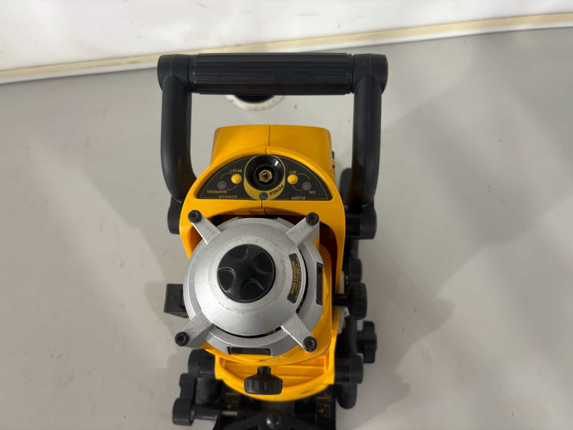 Лазерен нивелир - Dewalt DW073 18V
