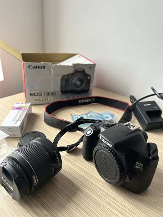 Canon eos 1300D w