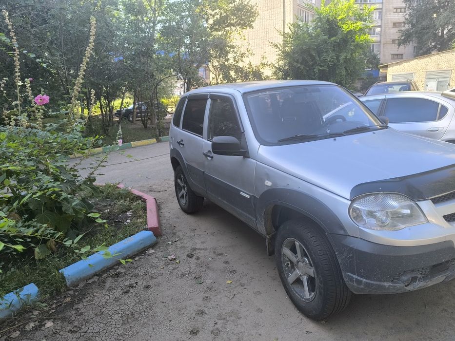Нива Шевроле продам