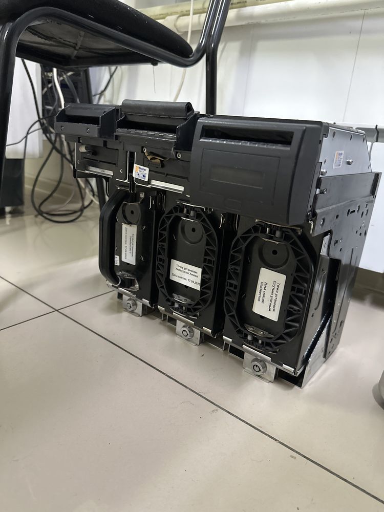 Продам купюроприёмники CashCode MFLV-2110