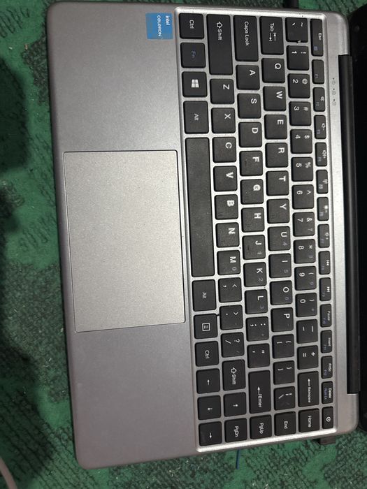 Noutbuk Chuwi Hearbook