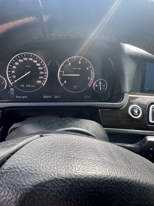 BMW Seria 7 – 2010 – 3.0 Diesel – Automată