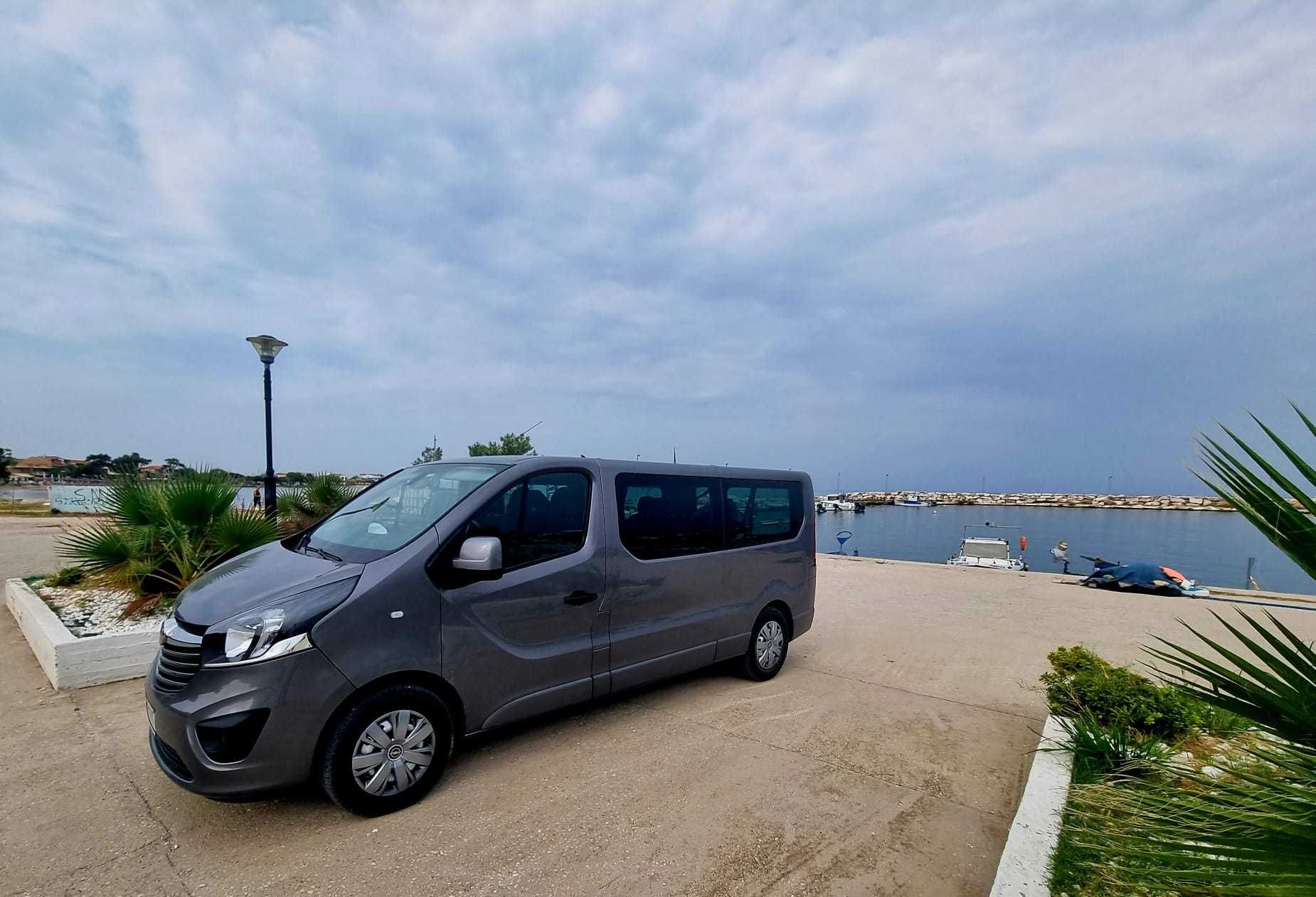 inchiriez microbuz 8+1 Opel Vivaro,Renault Trafic