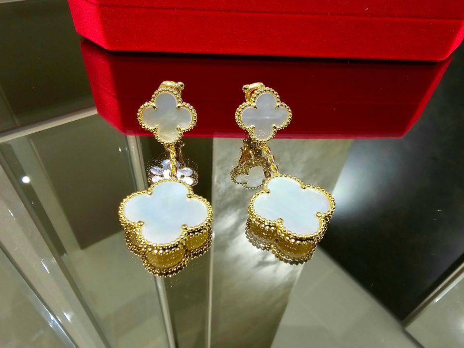 Van Cleef & Arpels VCA Gold Mother Pearl 2 Magic Alhambra Дамски Обеци