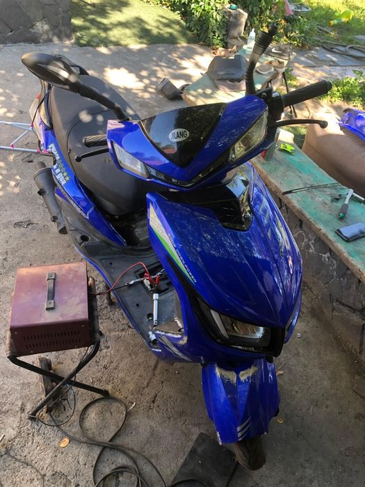 Продам скутер 150 куб едет бодро