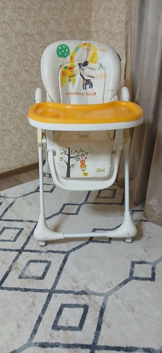 Детский стульчик для кормления