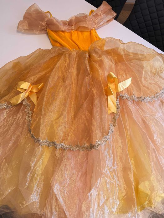 Роклята на принцеса Бел