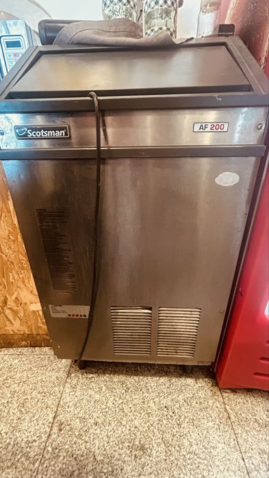 Професионален ледогенератор за натрошен лед Scotsman AF 200