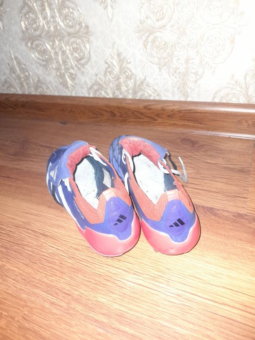 Butsi pridator razmer 37 xichqati ocilmagan