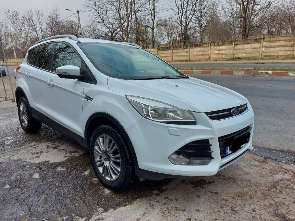 Vând Ford Kuga 2013