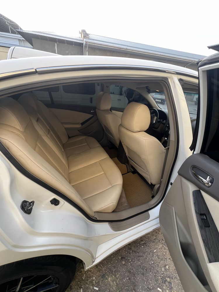 Nissan altima 2008