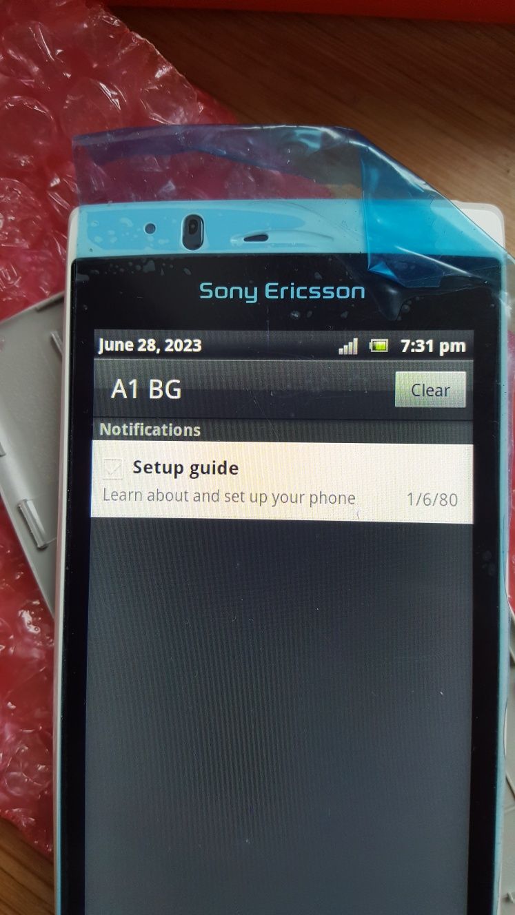 Sony Ericsson Xperia Arc чисто нов в кутия