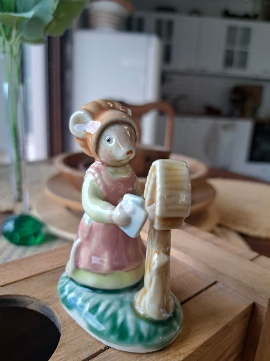 Порцеланови фигурки зайци