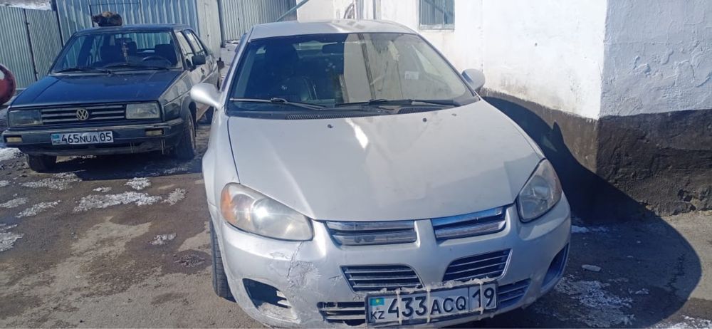 Машина stratus dodge