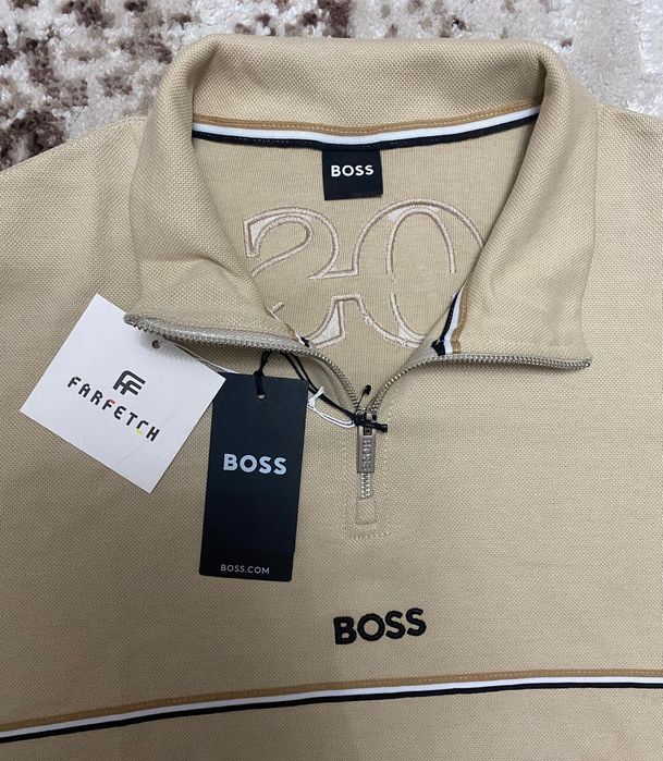 Vând bluza noua de bărbați Boss