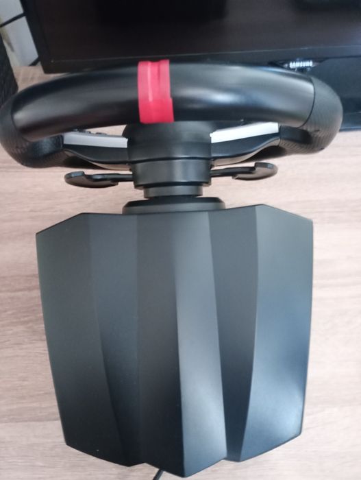 Vând volan gaming seaborg 400