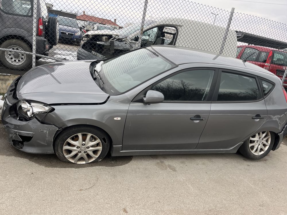 Hyundai i30 1.4 бензин 2011 за части