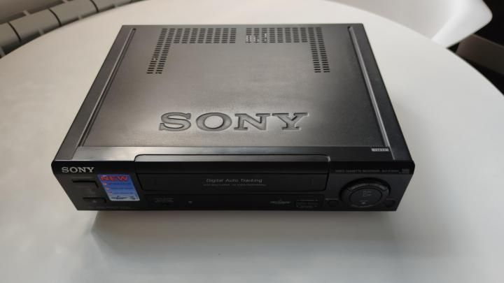 Продаю видеомагнитофон кассетный SONY Trilogic VHS