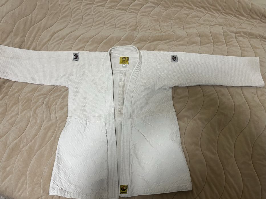 Екип за джудо в много добро състояние