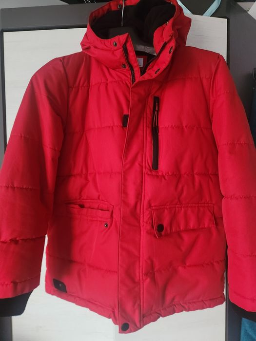 Яке Reserved 152 см 12 год като ново
