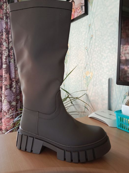 Сапоги женские, новые.