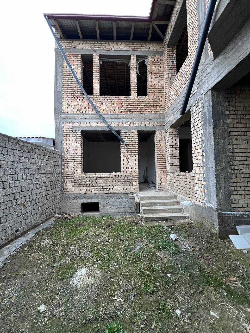 Uchastka sotiladi 1.8