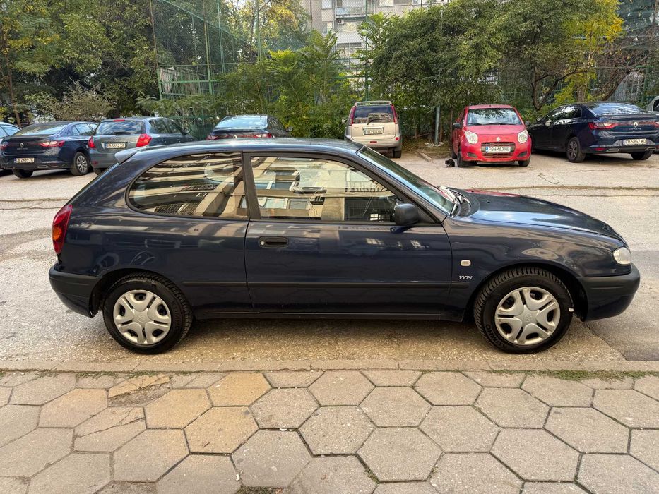 Toyota Corolla 1.4 VVTI 97 к.с. 2001г. Хечбек