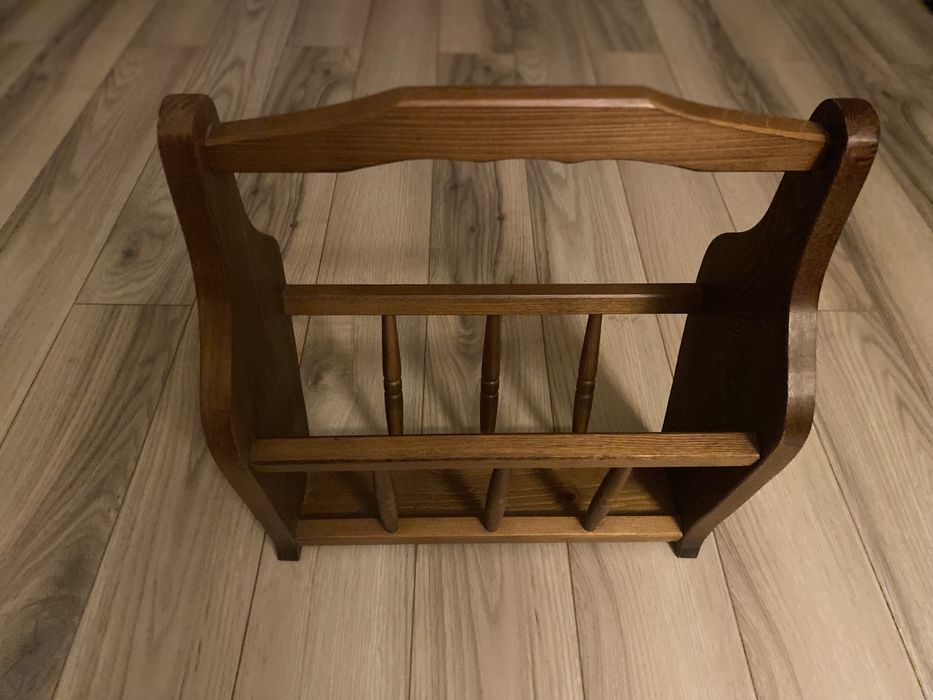 Vand suport lemn pentru reviste