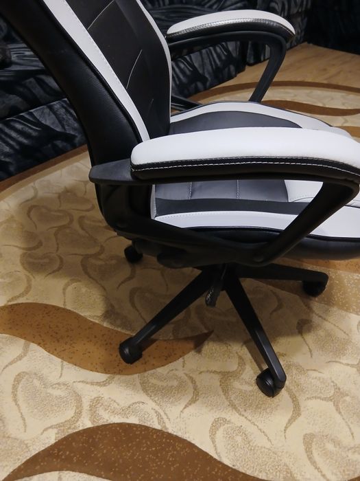 Scaune de birou reglabile pe înălțime