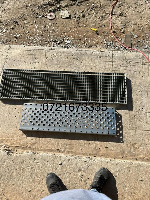 Trepte rigola pentru scara exterioară și bare laterale pentru scară.