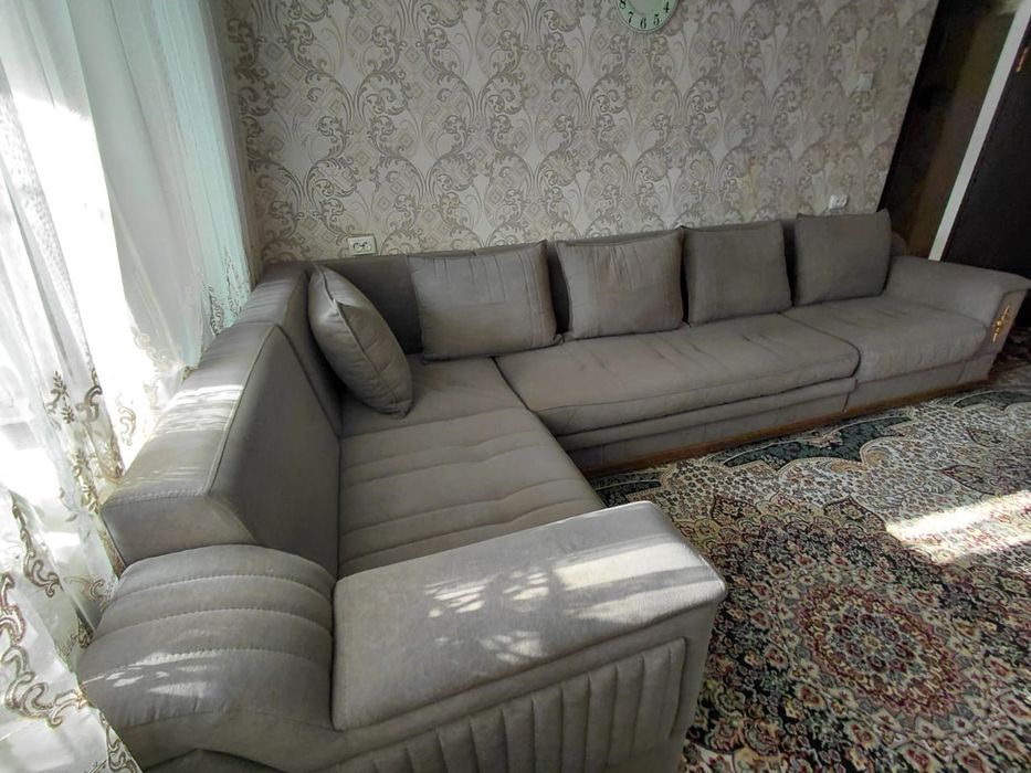 Диван большой Г-образный