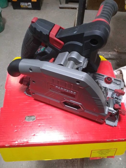 Акумулаторен циркуляр parkside performance