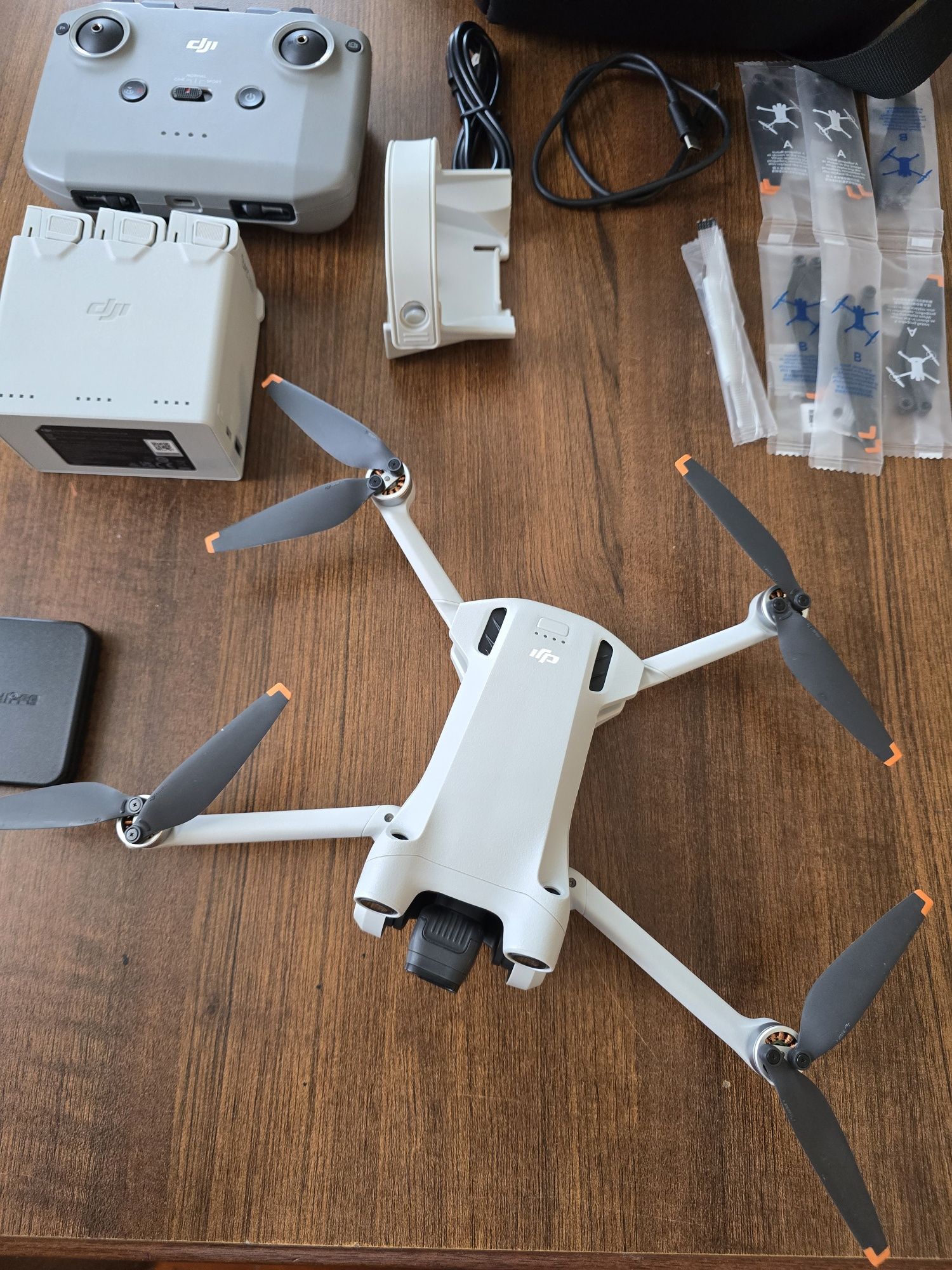 Дрон DJI Mini 3 Pro Fly More Combo + ND филтри