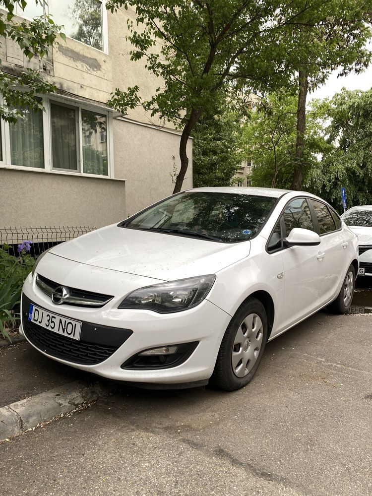 Opel astra J sedan 2015